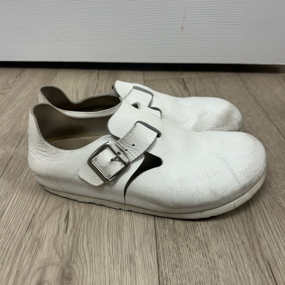 Birkenstock‎ White London Suede Closed Toe Clogs